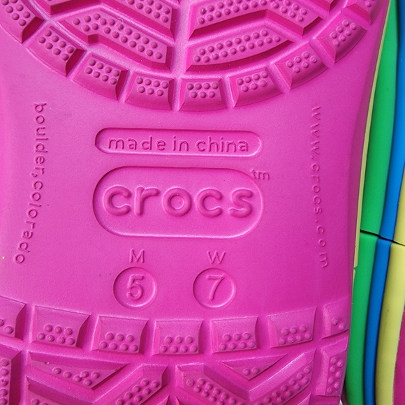 Crocs Ciabatta Paradise Pink Rainbow Band Retired Size 7 Slip On Pride Unisex. - Picture 6 of 7